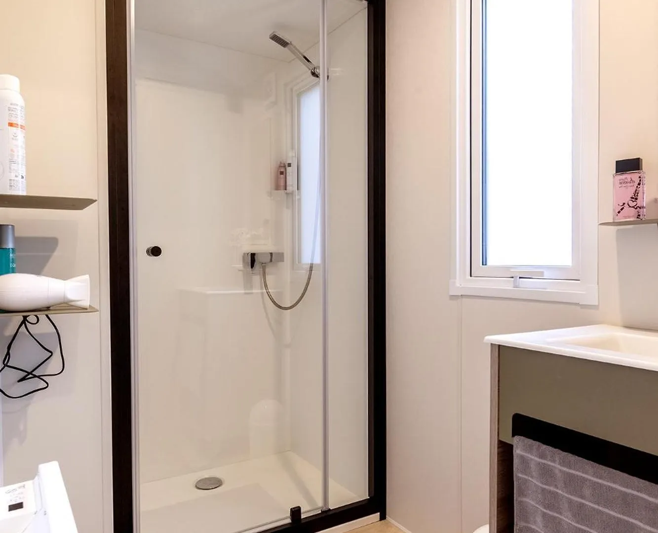 Mobil-Home Premium Avec Spa Privatif Pordic 0*,  Francia
