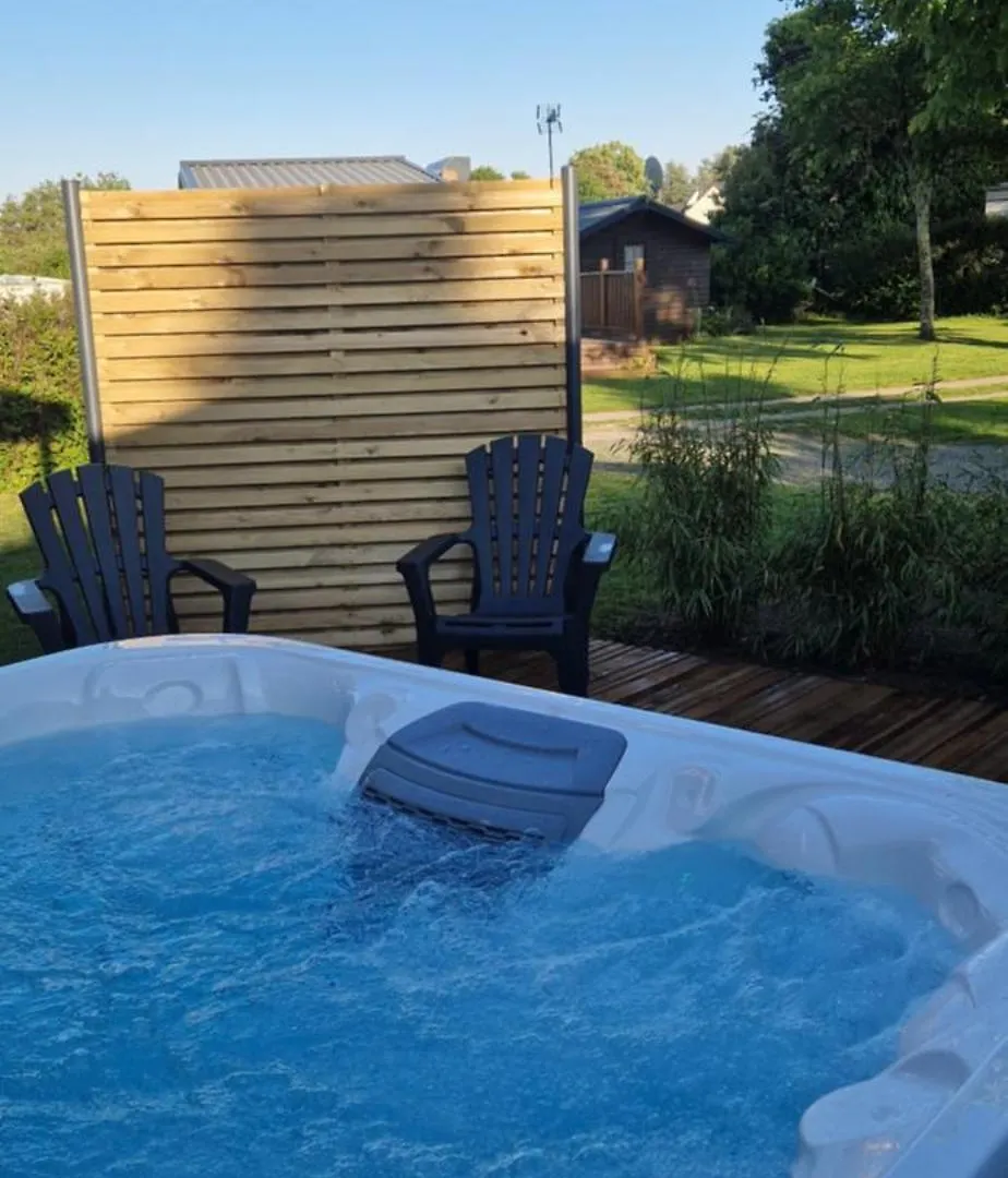 Camping Mobil-Home Premium Avec Spa Privatif Pordic Francia